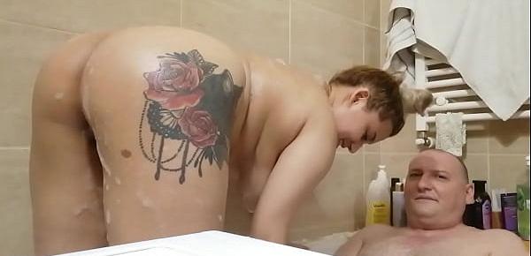  real amateurs couple mayra and feo take a bath before sex